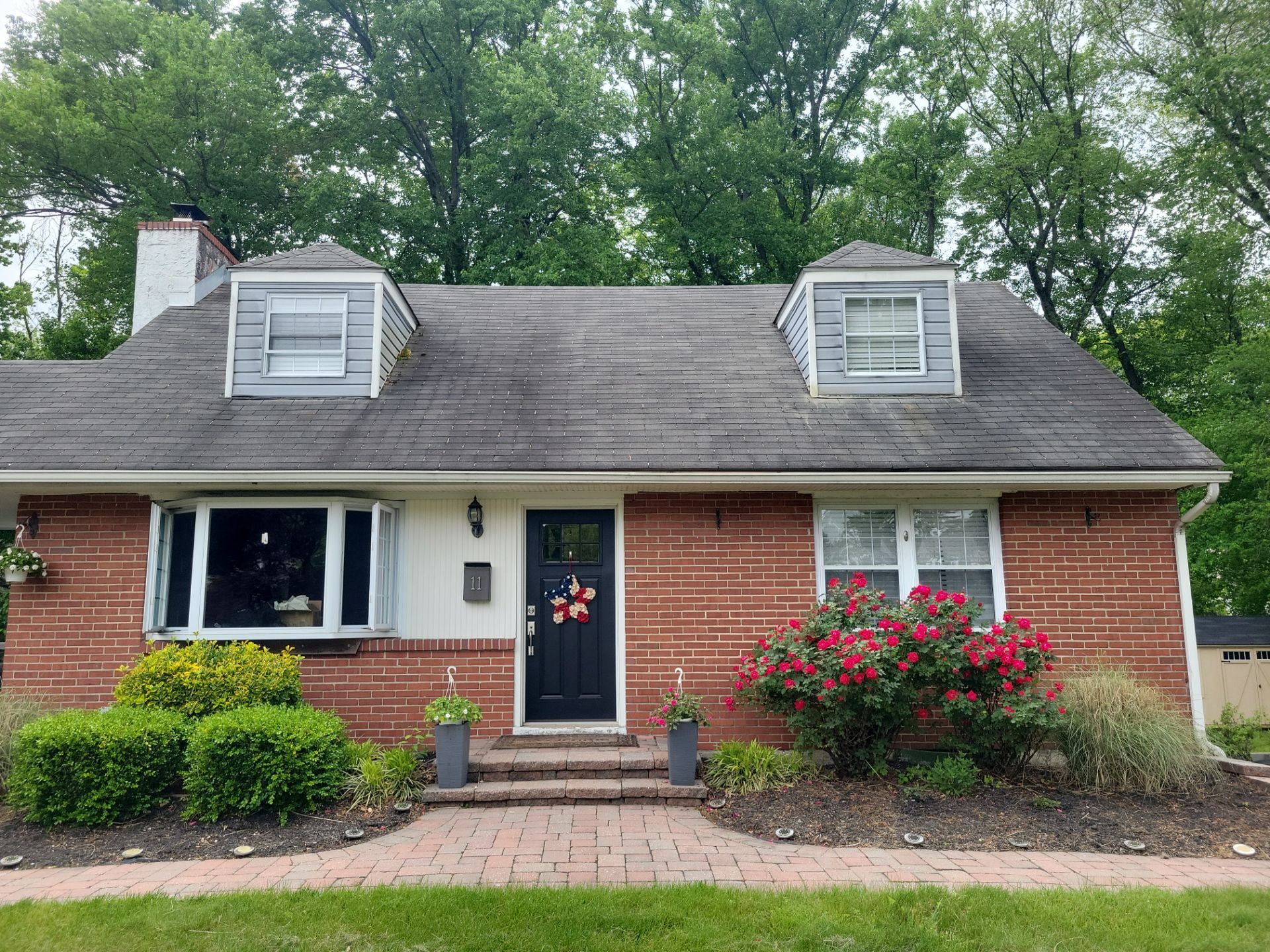 Residential roofing project on Leslie Lane
