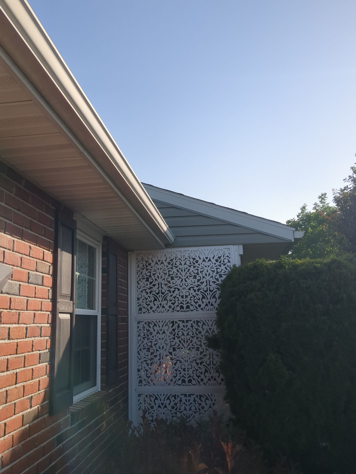 Roof edge and gutter inspection at a home on Edgemont Lane in Newmanstown, PA before roof repair by Joyland Roofing.