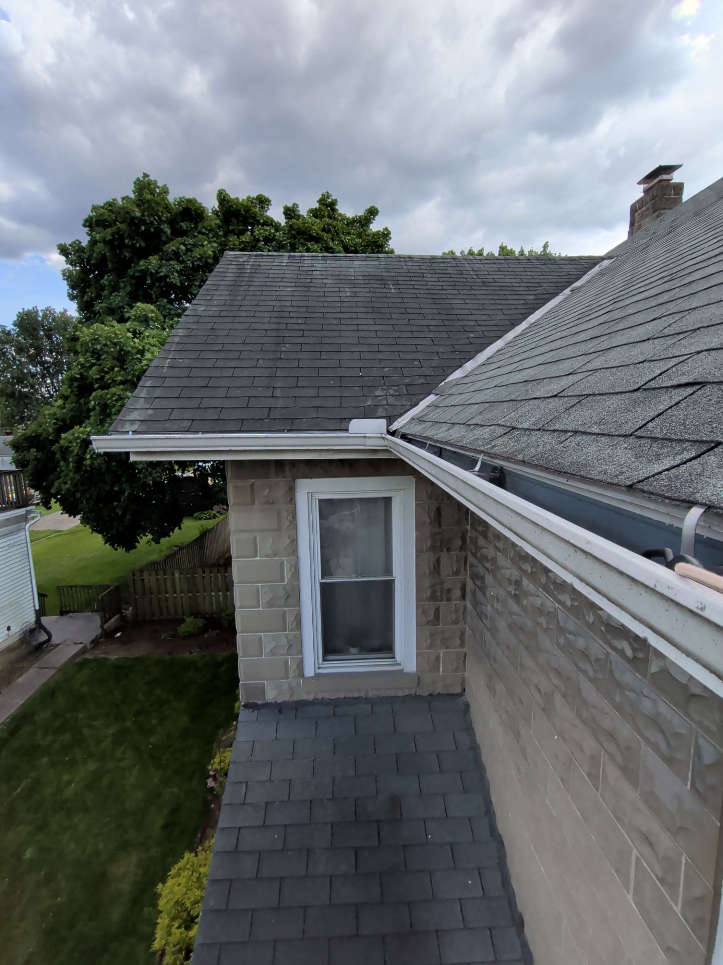 Completed roof replacement on East Harrisburg Pike in Elizabethtown, PA featuring new architectural asphalt shingles, upgraded flashing, and a durable roofing system built for long-term weather protection.