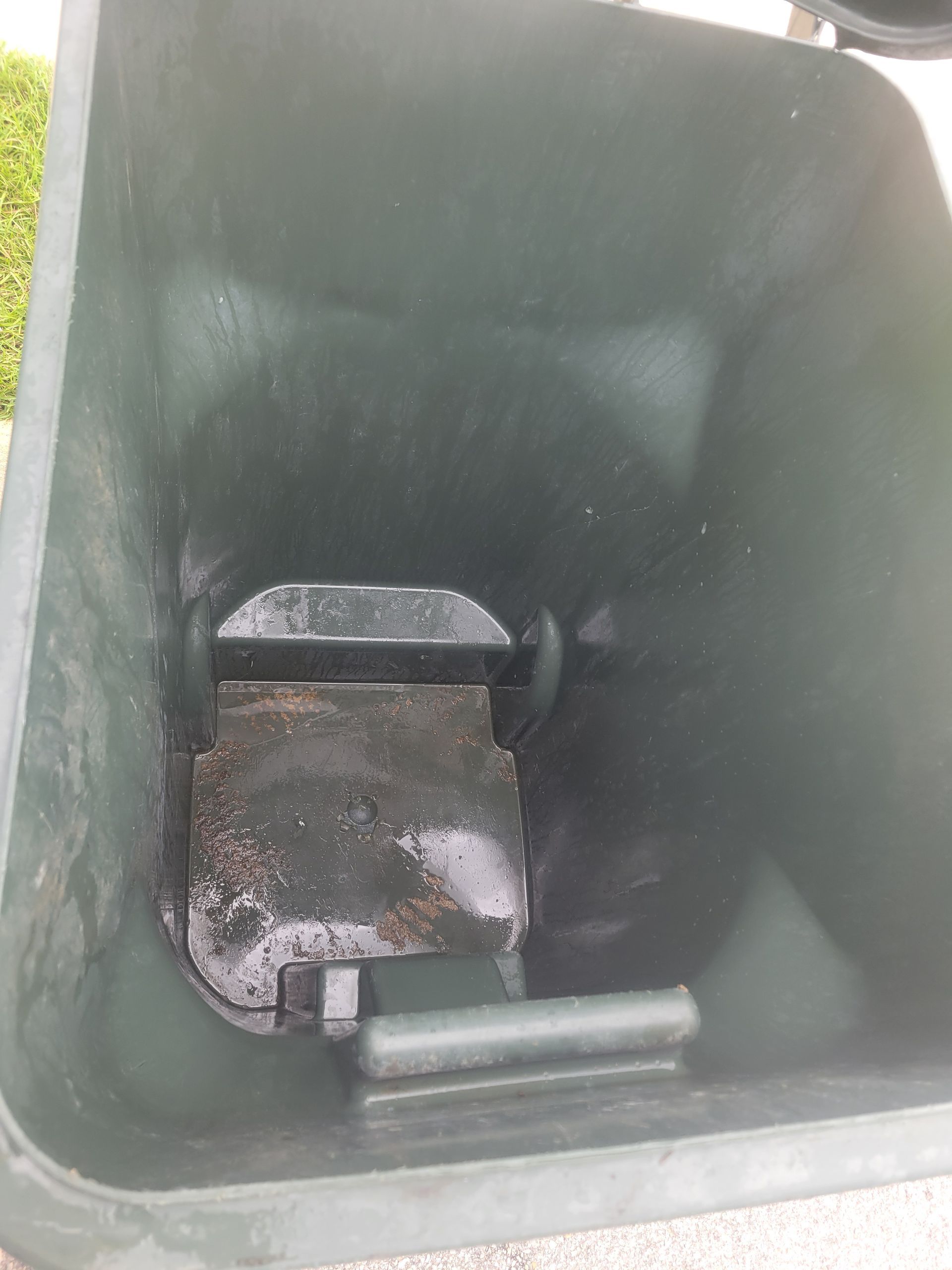 Garbage Bin Services 6