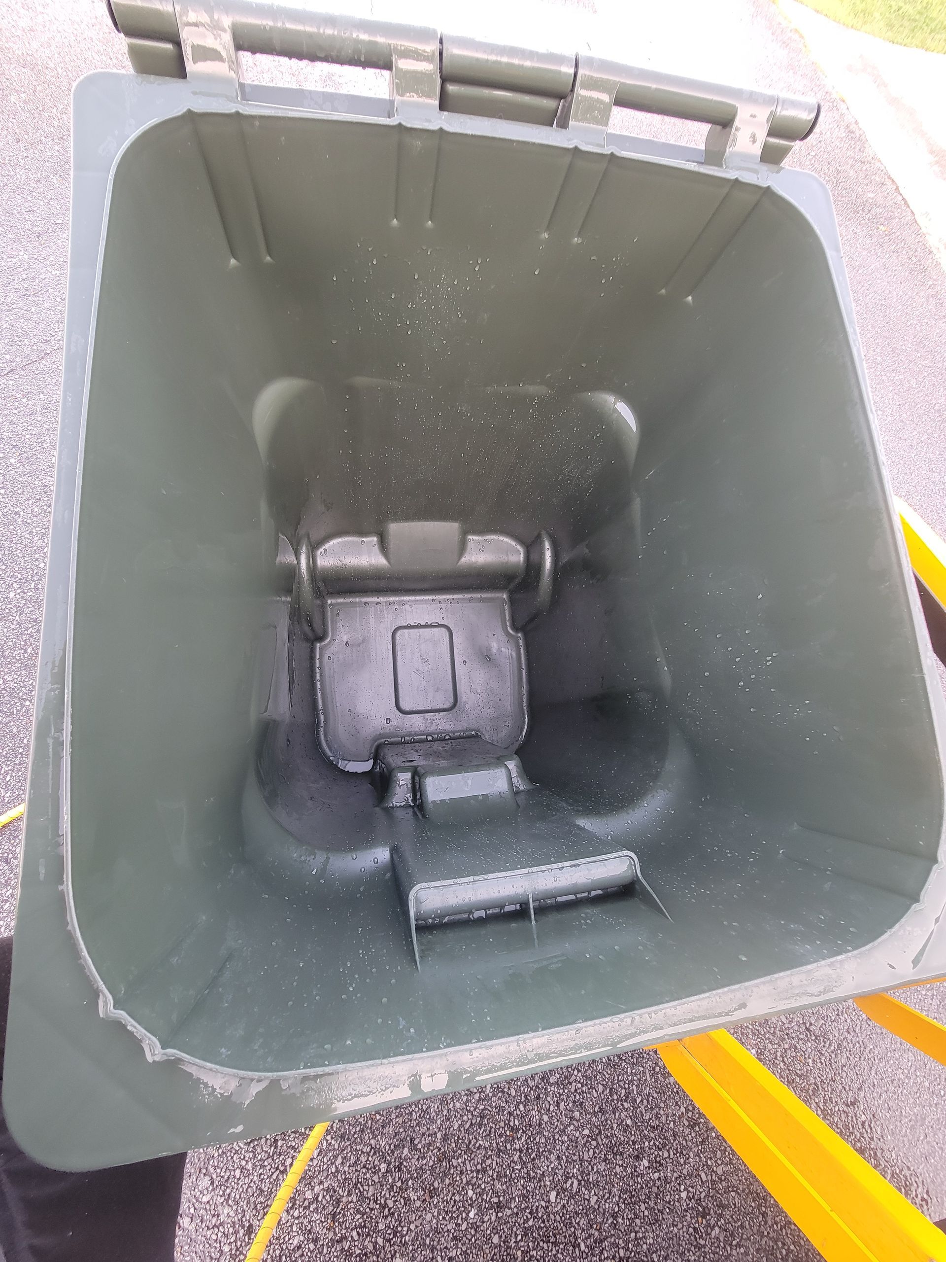 Garbage Bin Services 14