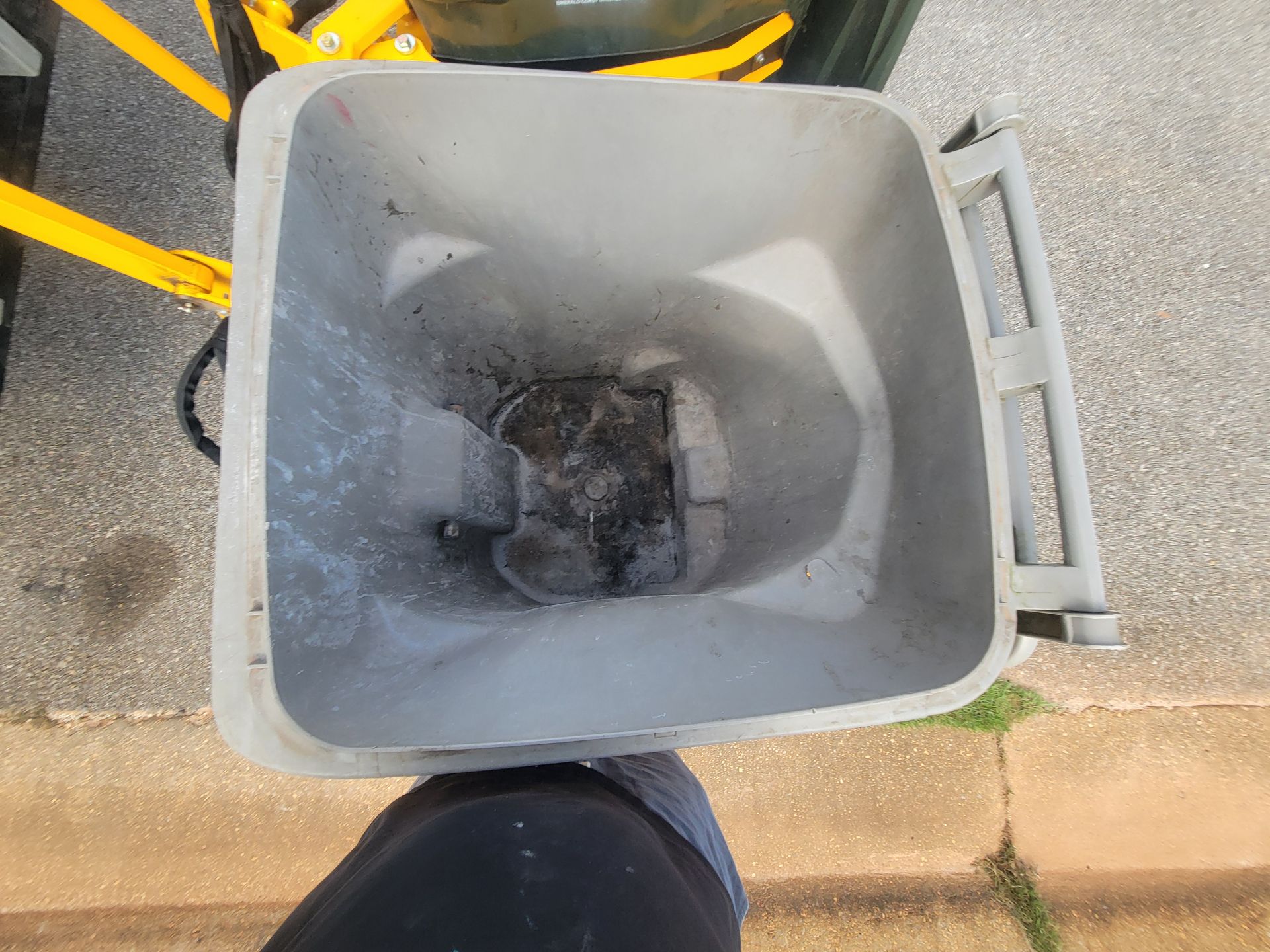 Garbage Bin Services 1