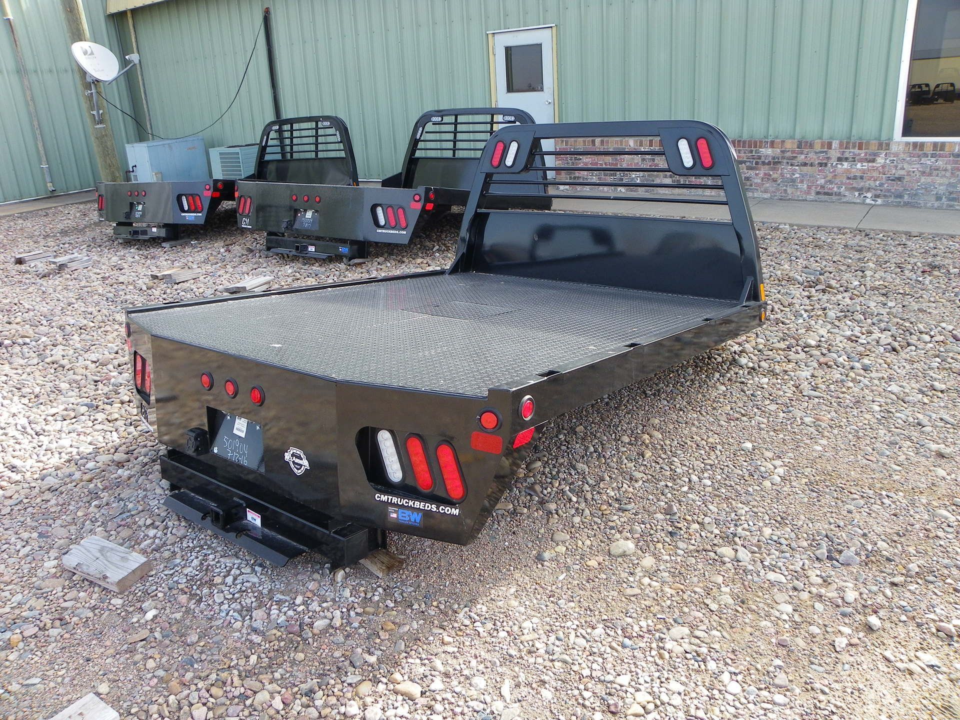 CM Truck Bed Chevy/Dodge Single Wheel