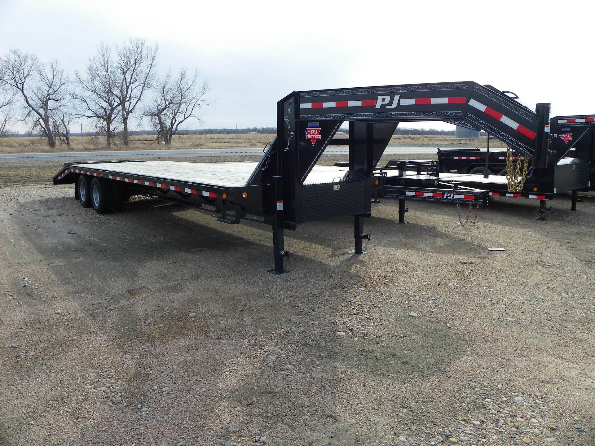 PJ Trailers 30’ Tandem Dual GN Flatbed Trailer