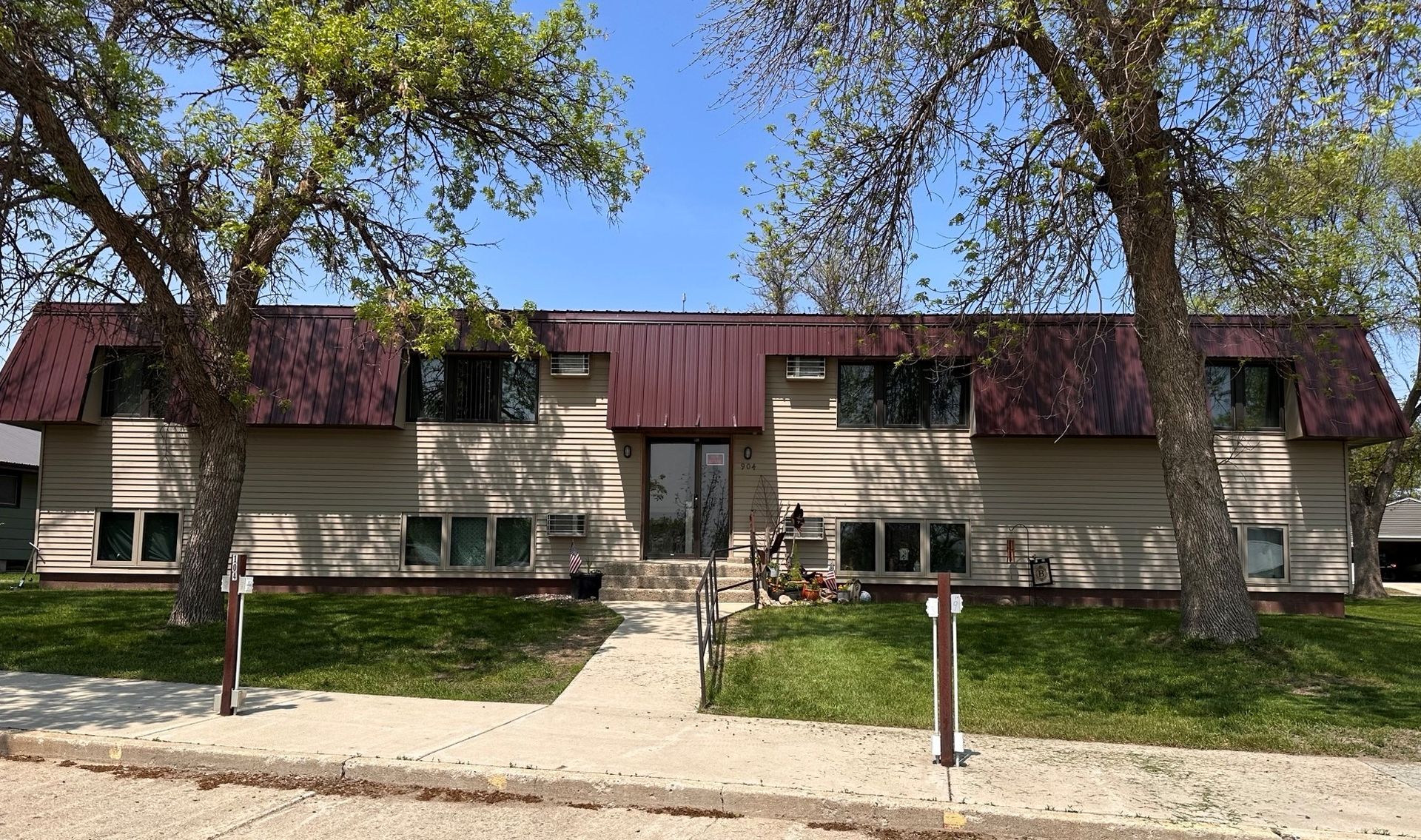 Dakota apartments building photo - 2 story apartments