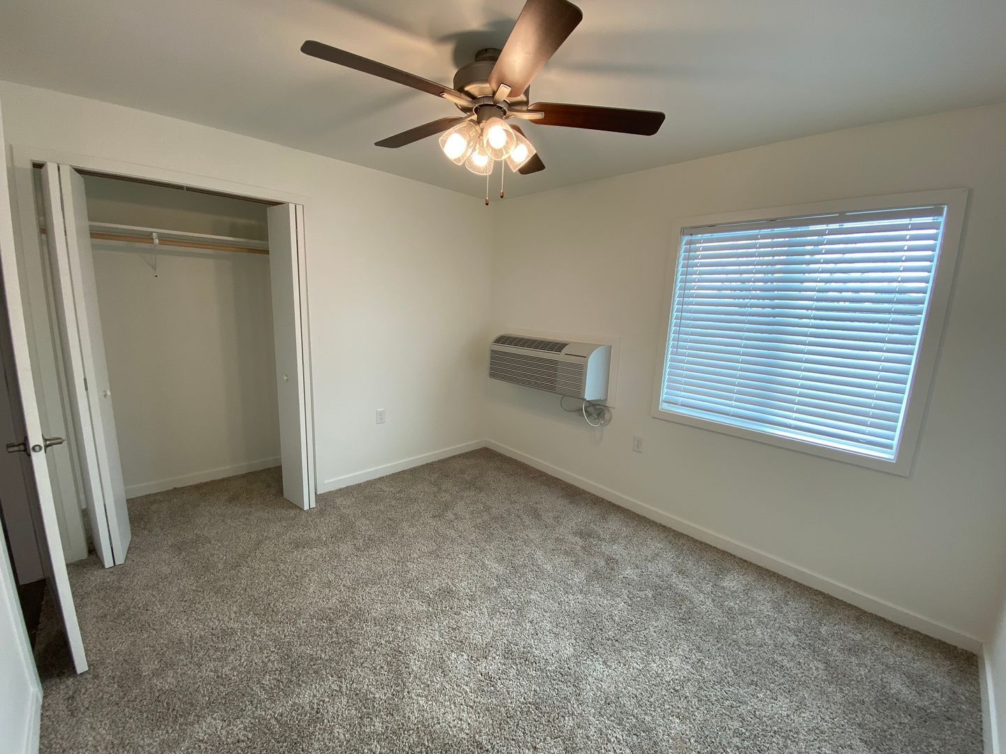 Leewood Apartments Bedroom