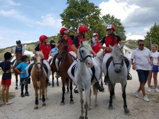 bambini a cavallo