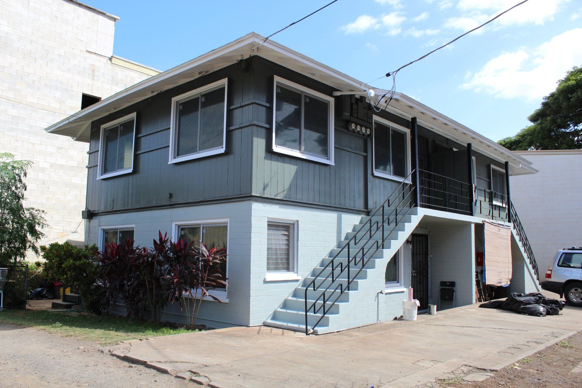 Large Blue House — Mililani, HI — Tachibana Painting