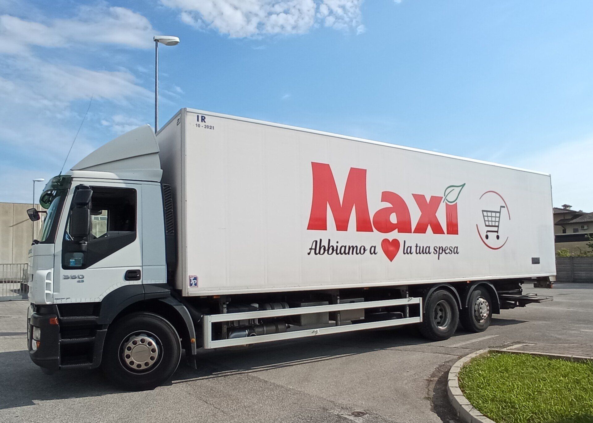 Maxi