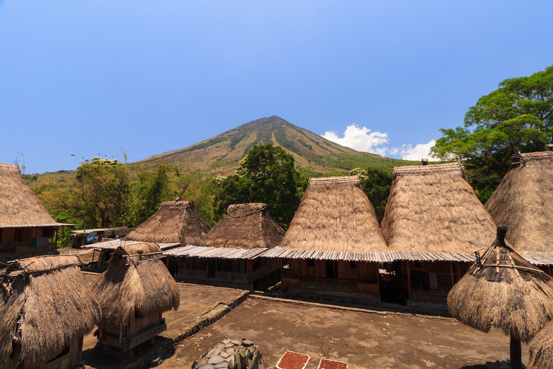 foto Bena traditioneel dorp, in de buurt van bajawa, flores