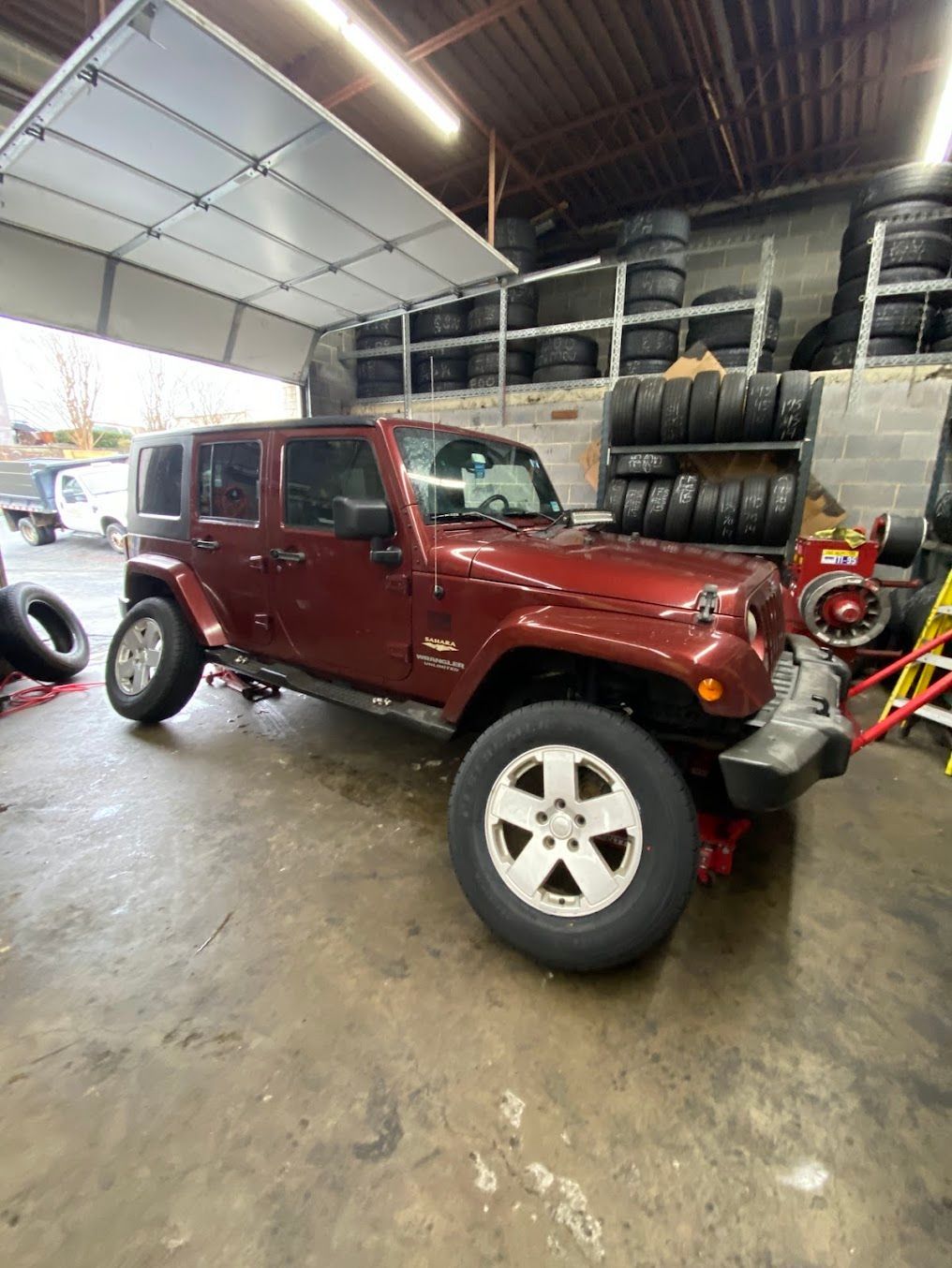 Red Jeep Wrangler | Rockville New and Used Tires