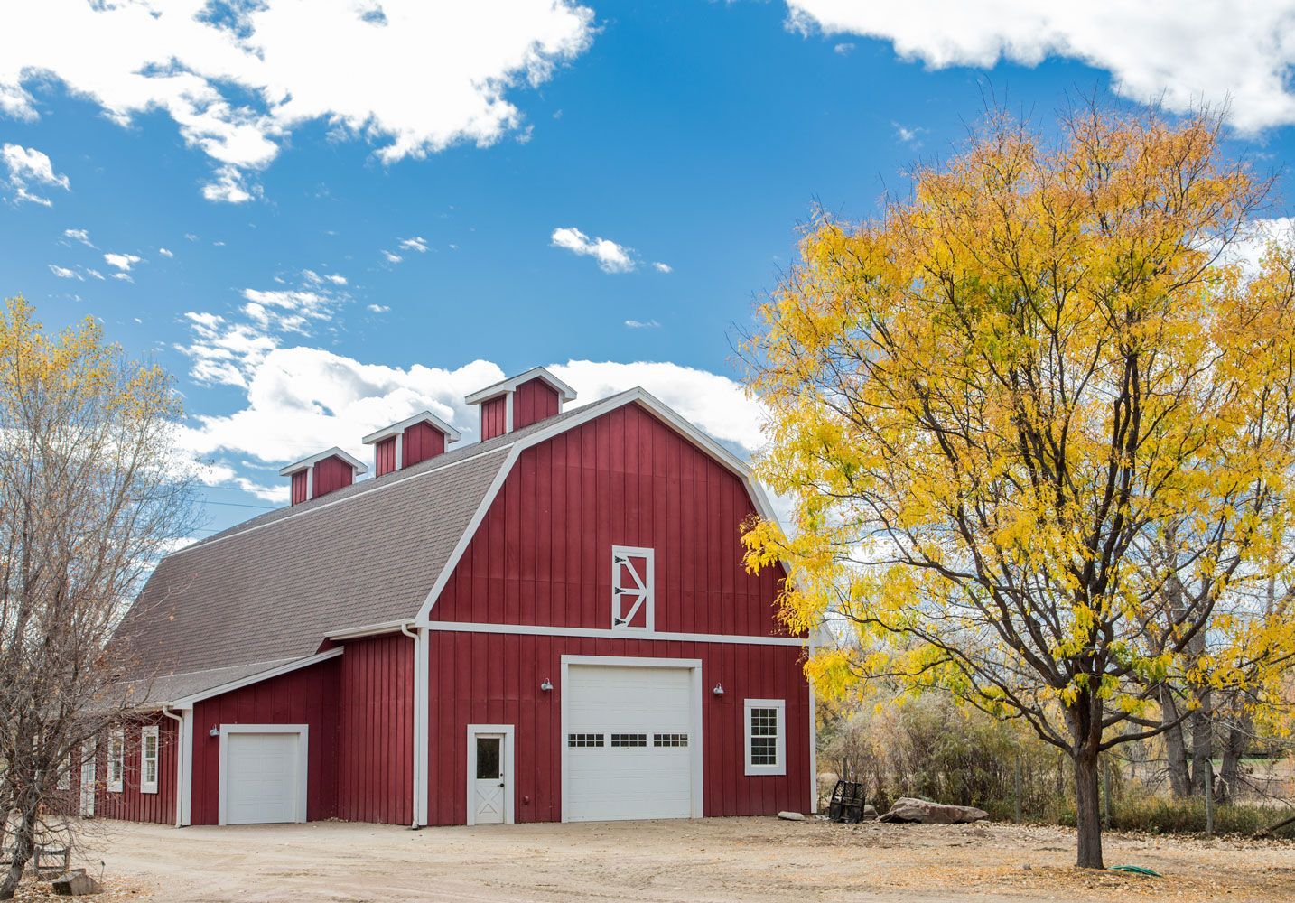 How Much Does It Cost To Build A Barn? Get The 2026 Truth