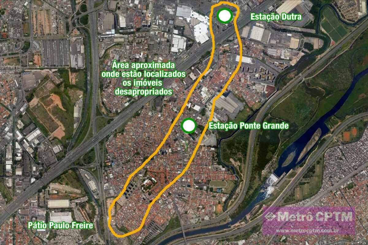 Satellite map showing expropriated properties outlined in yellow between Estação Dutra and Estação Ponte Grande.