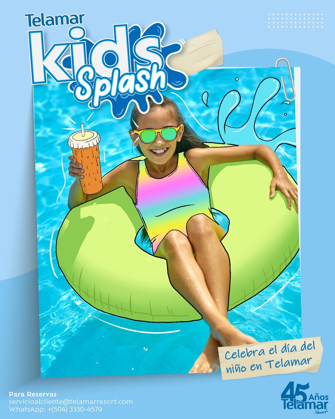 una niña está sentada en un flotador verde en una piscina sosteniendo una bebida.