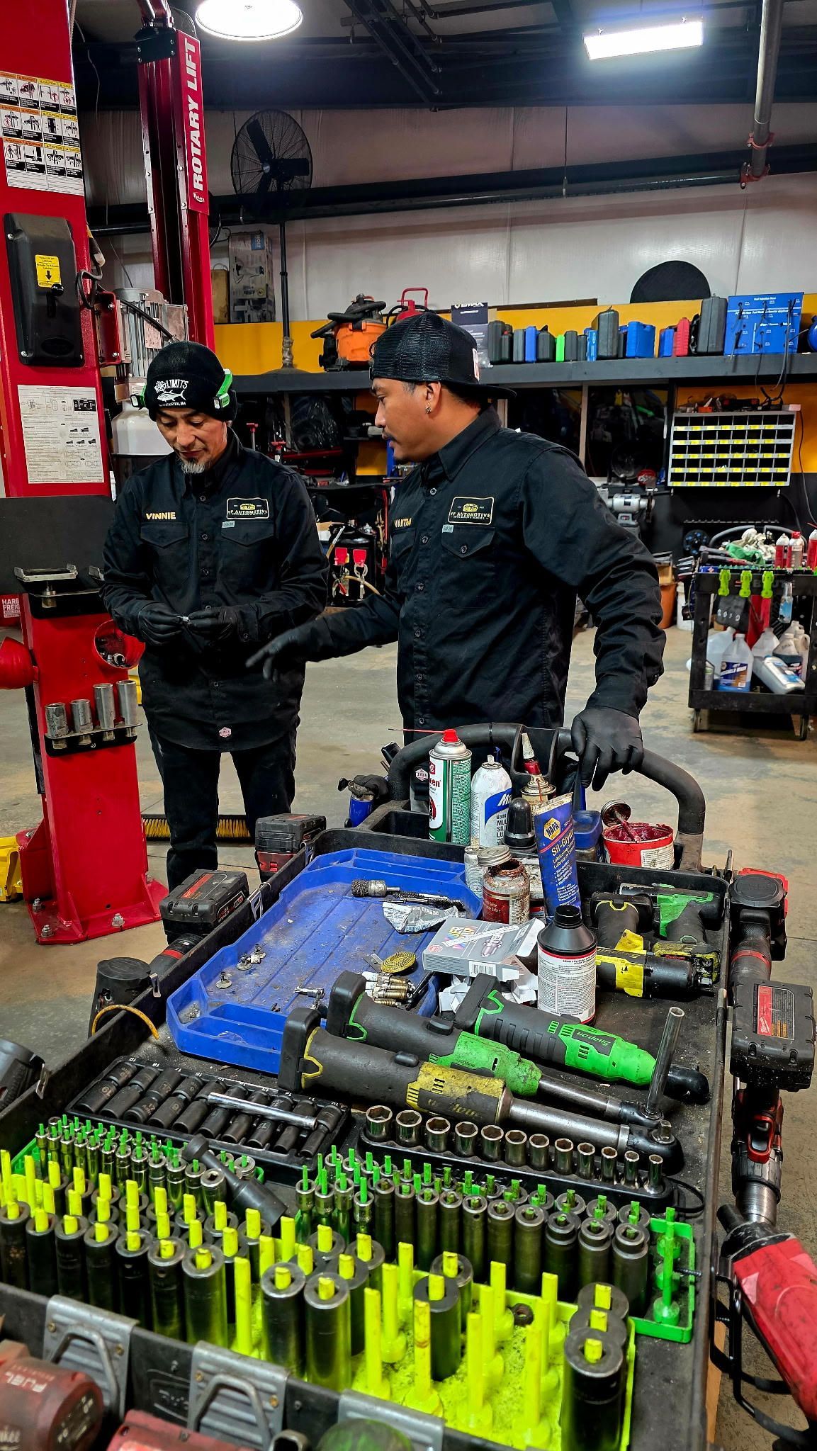 Shop's Image of the Crews Working | VP Automotive LLC