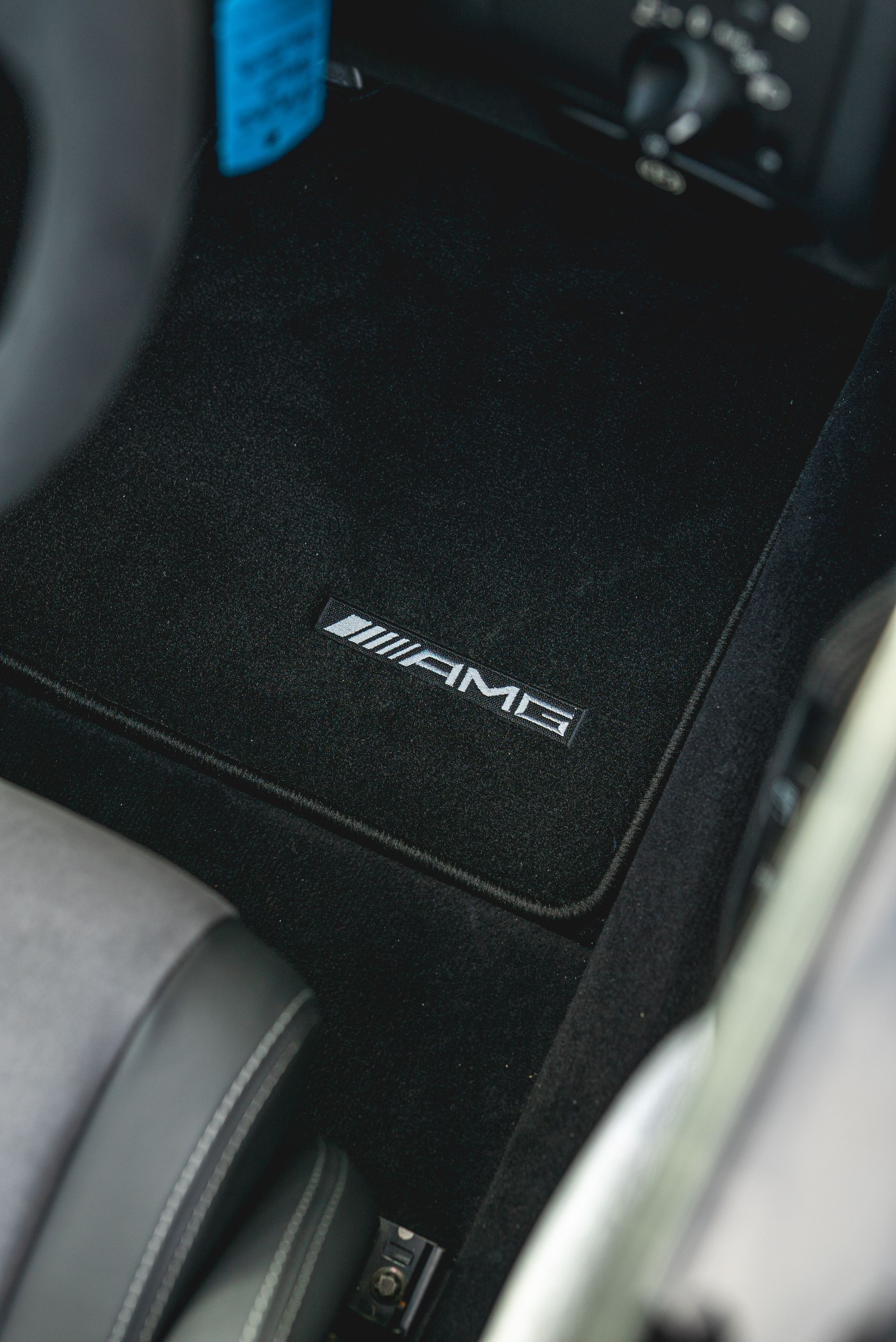 mercedes-benz clk dtm amg interior retrim leather alcantara carbon fibre d:class automotive convertible cabriolet black