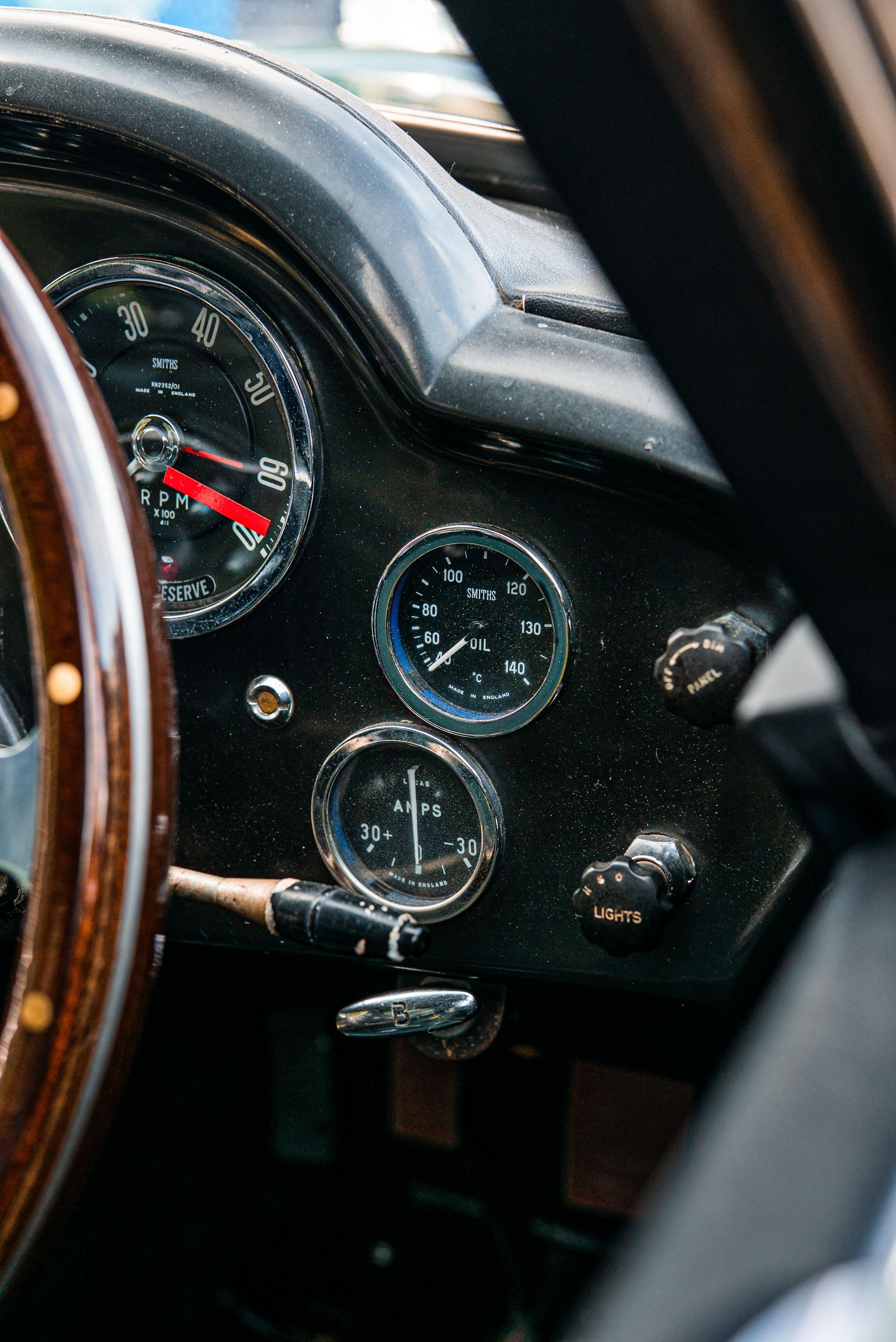 Aston Martin DB4 GT 18 green tillett racing race seat d:class leather pads customised interior green nappa