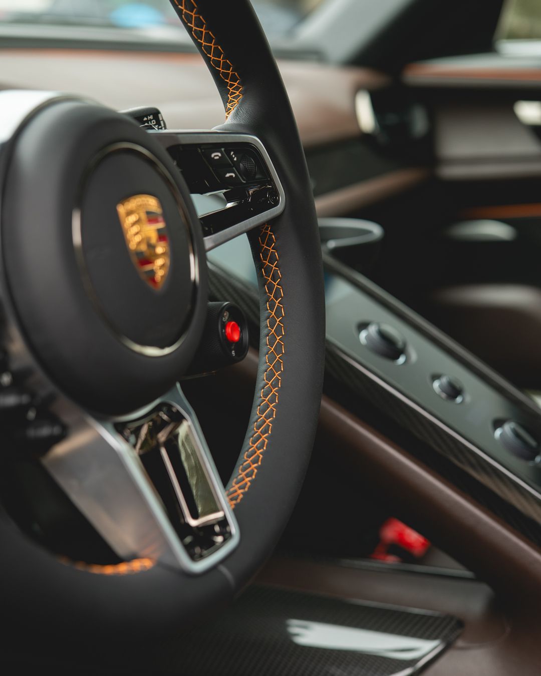 porsche 918 spyder steering wheel retrim alcantara stitch stitching d:class surrey oem plus oem+