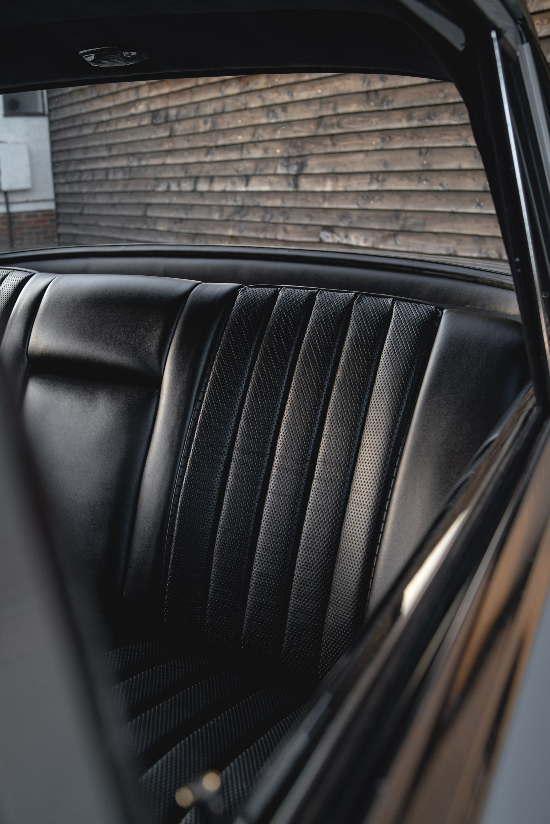 mercedes-benz W112 Fintail lowered air suspension airride slammed modified interior retrim restoration d:class automotive leather seat seats basket weave