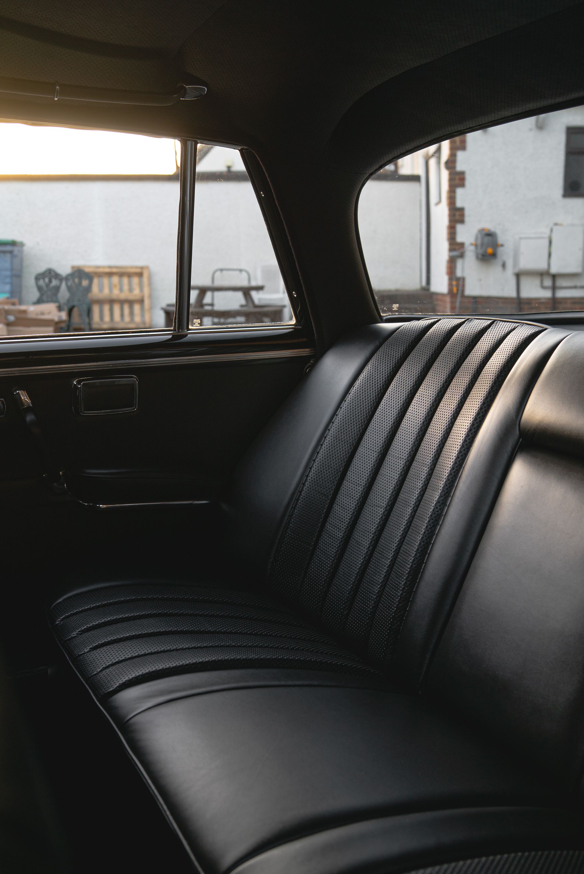 mercedes-benz W112 Fintail lowered air suspension airride slammed modified interior retrim restoration d:class automotive leather seat seats basket weave