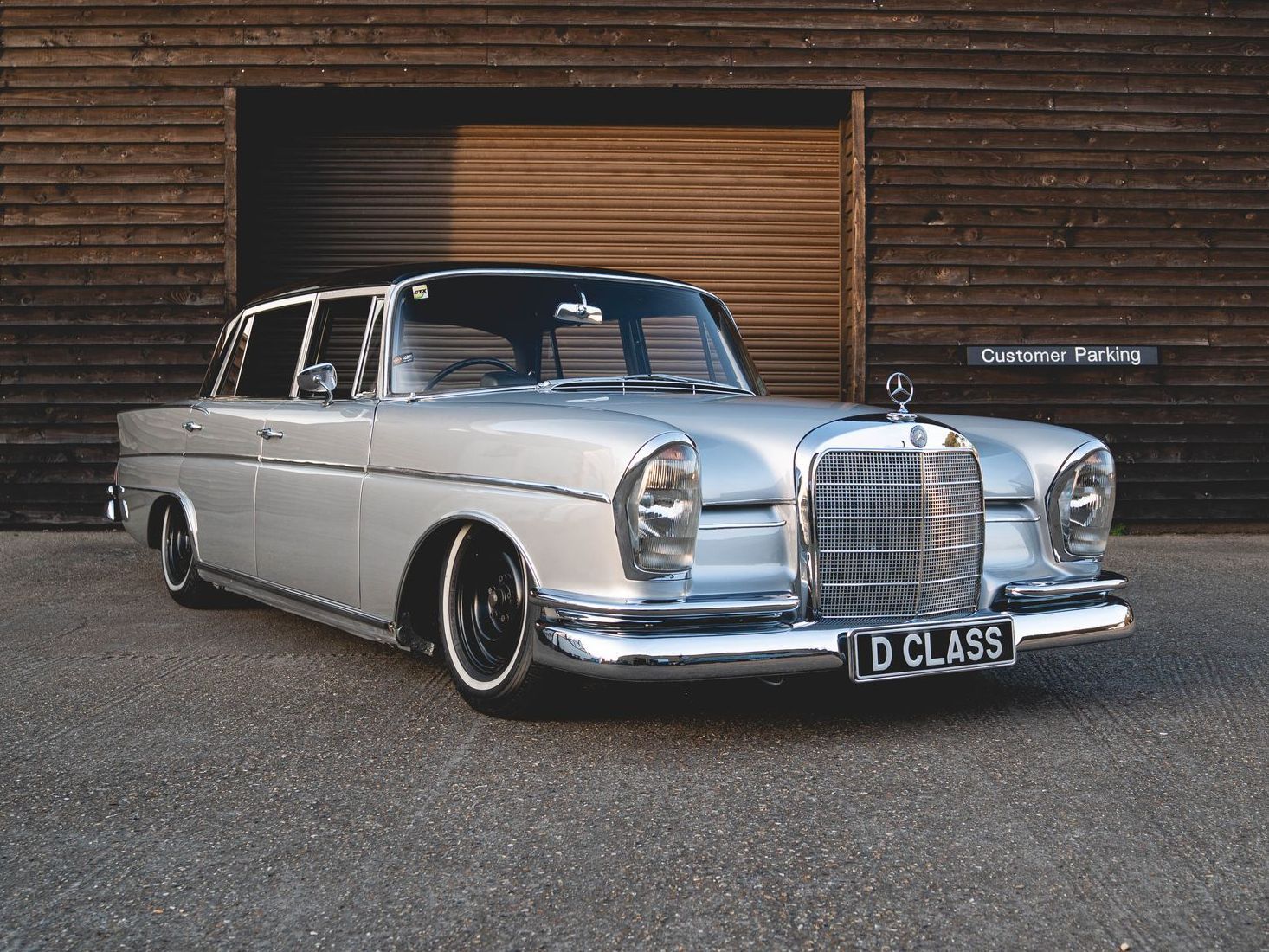 mercedes benz mercedes-benz w112 w111 retrim restoration leather d:class old school black airride