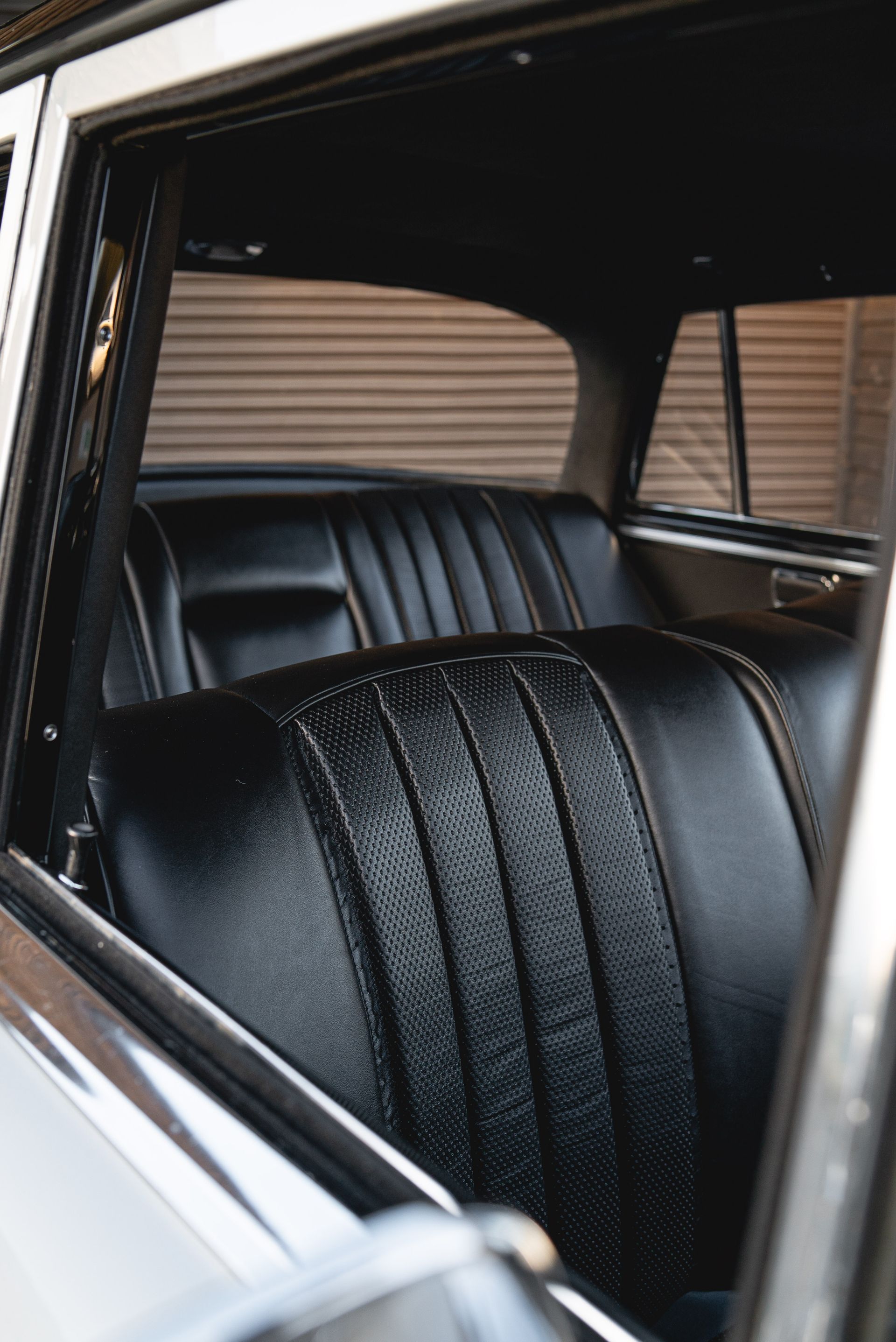 mercedes-benz W112 Fintail lowered air suspension airride slammed modified interior retrim restoration d:class automotive leather seat seats basket weave
