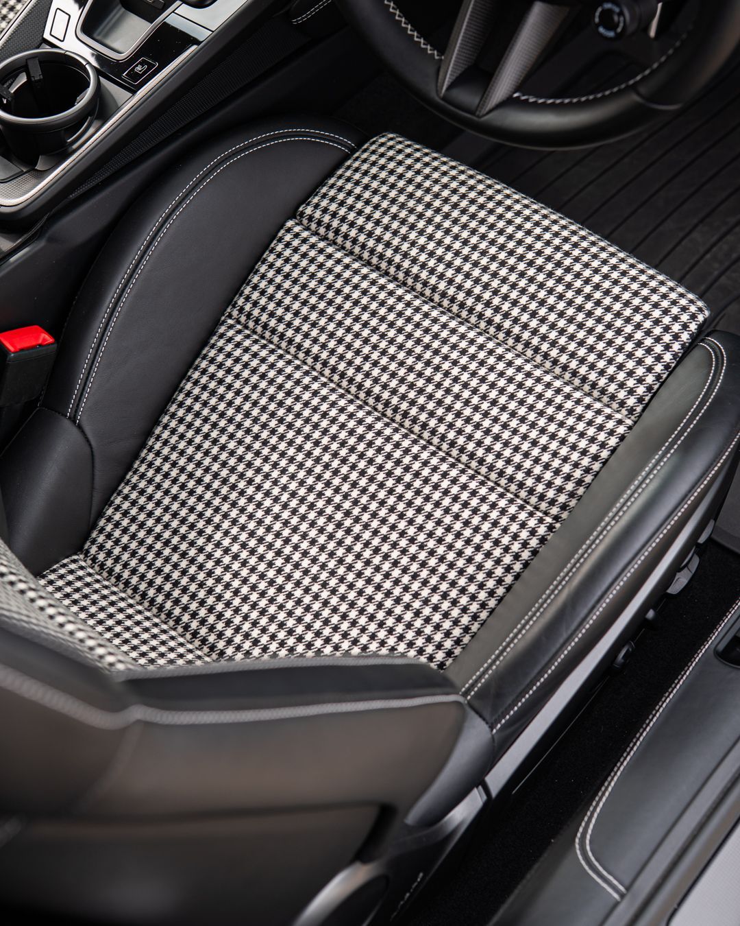 porsche 911 GT3 Touring retrim reupholster interiors interior houndstooth oem d:class dclass automotive near me sport seats plus