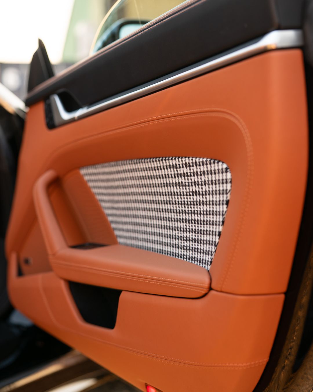 Porsche 911 carrera cabriolet gts tan leather black and white houndstooth retrim upholstery reupholstered dclass d:class oem plus oem+ heritage pack