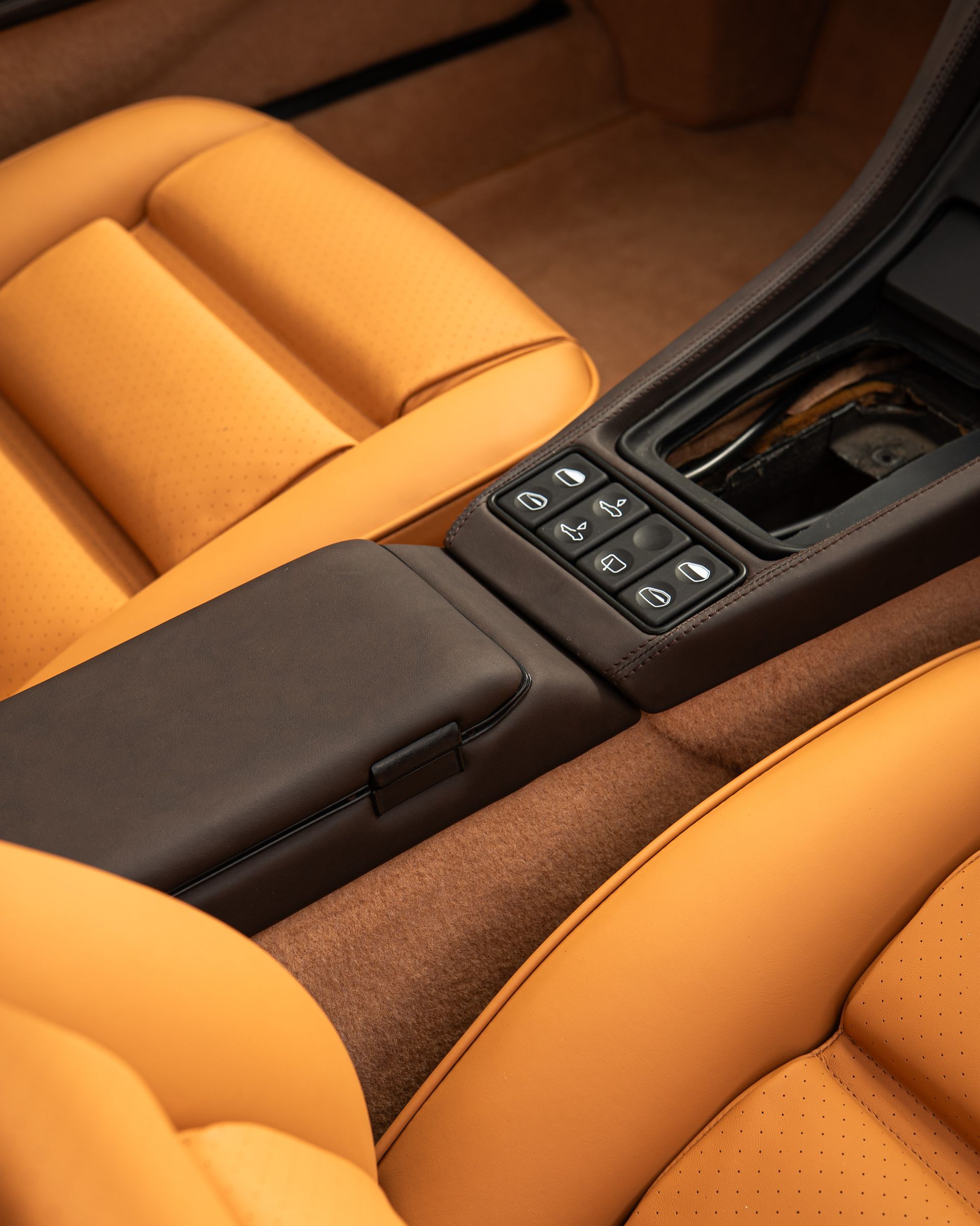 porsche 928 interior retrim leather brown tan cream restomod upholstery reupholstered singer dclass d:class restoration respray