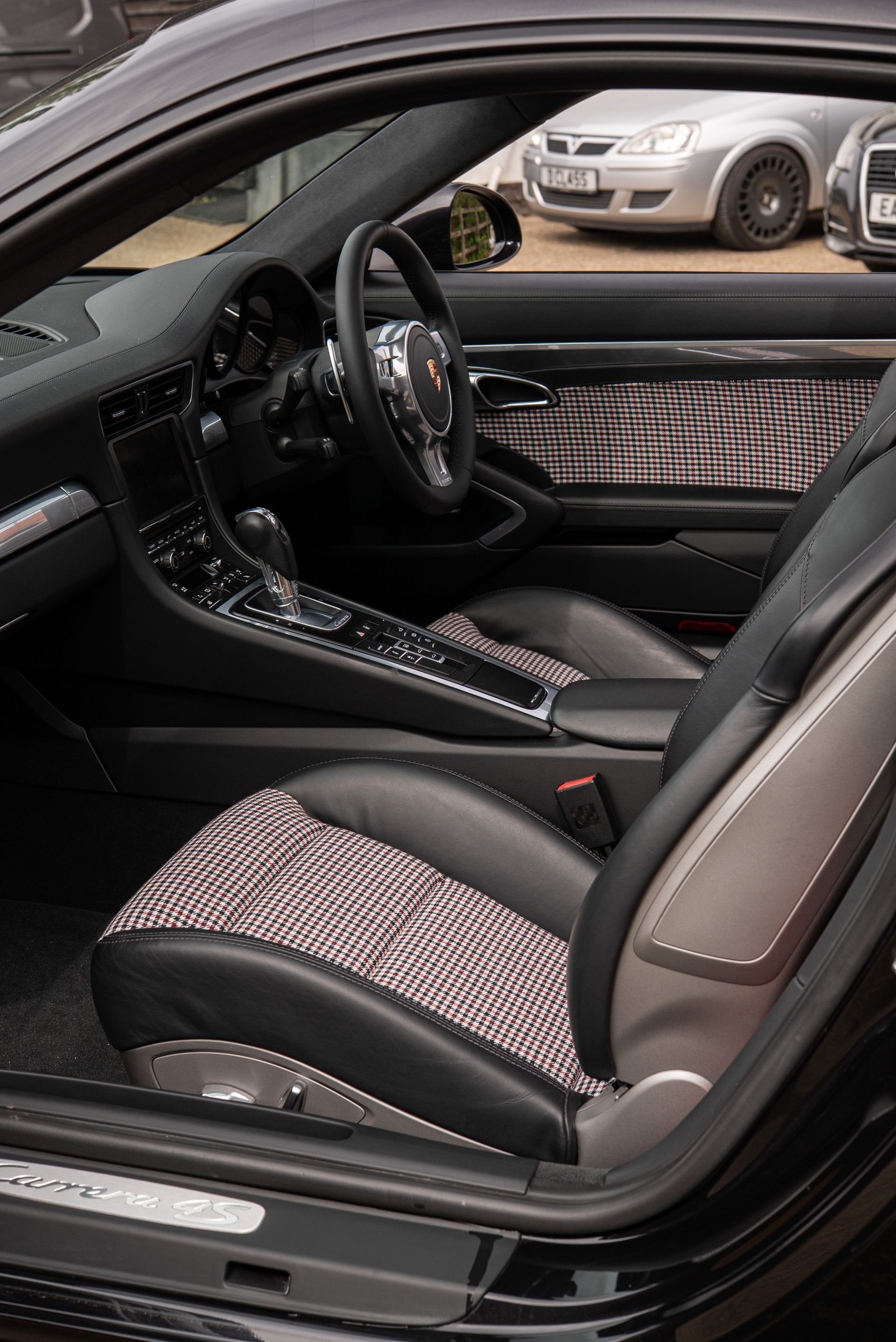 Porsche 992 911 Carrera 4s houndstooth interior seat door card rear front retrim tweed d:class dclass oem+ oem