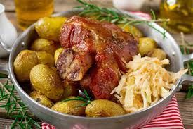 Descubra os melhores restaurantes em Pomerode e saiba onde comer bem na cidade mais alemã do Brasil.