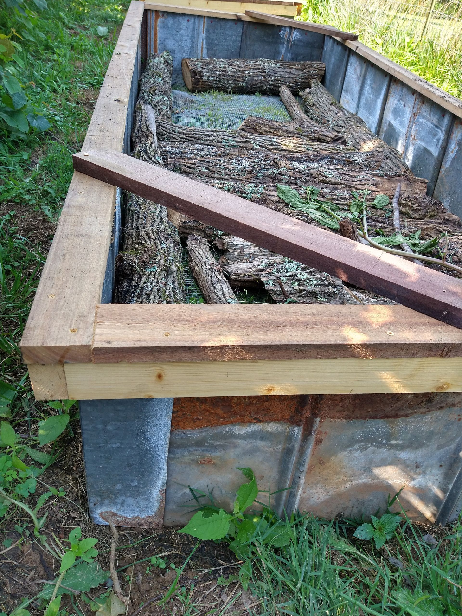Stabilizing the beds during construction by adding temporary corner pieces