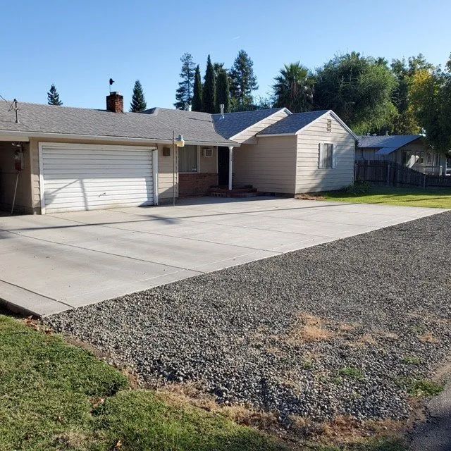 Nice concrete floor in front of garage doors — Yuba City, CA — Superior Concrete Flatwork/HSCP