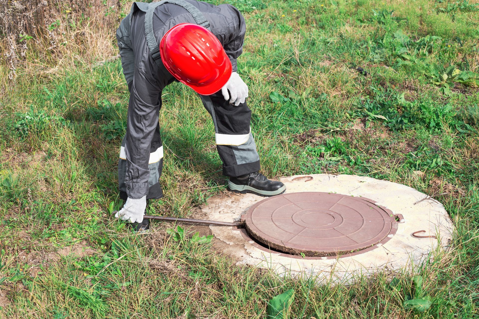 Checking Septic Tank | Middletown, NY | Eagle View Home Inspections