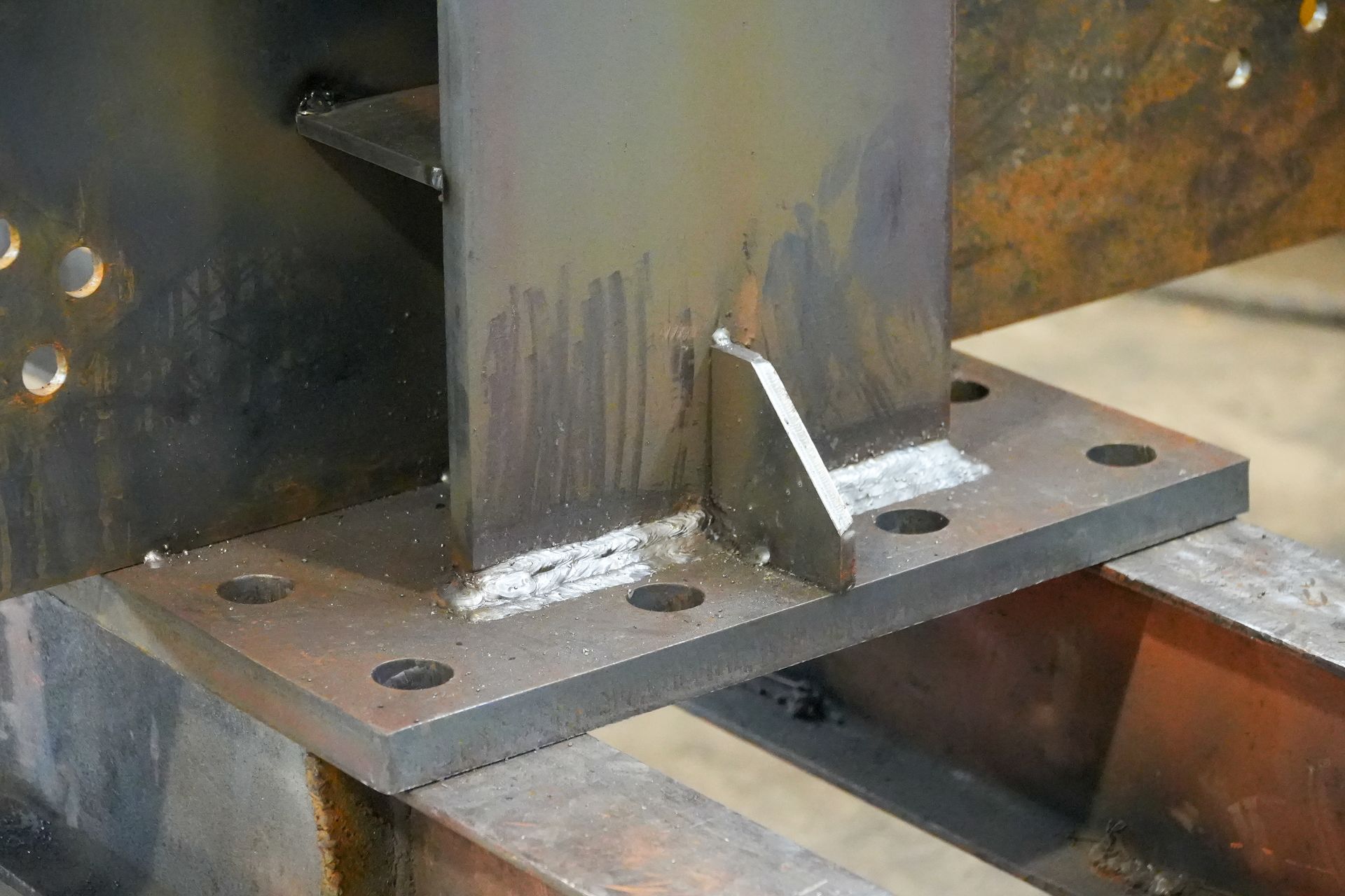 macchinario per lavorazioni metalliche