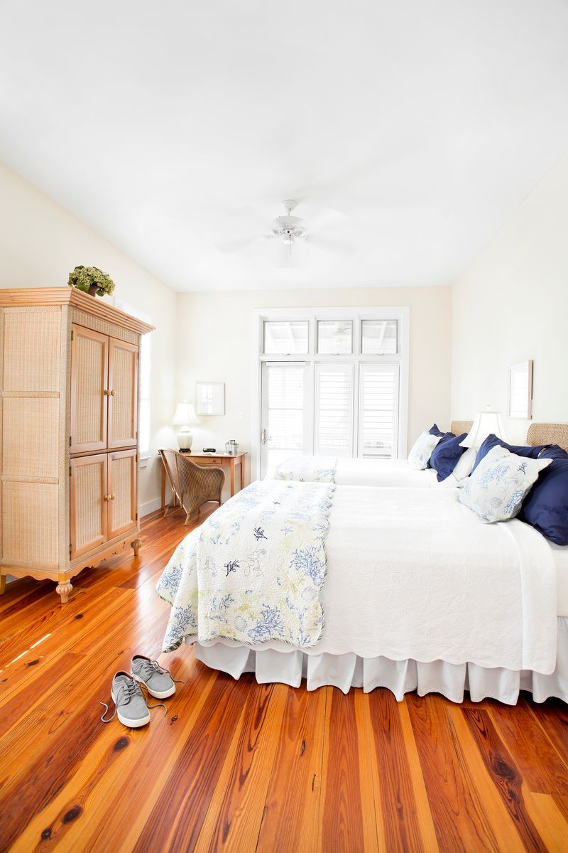 Second bedroom with two queen beds
