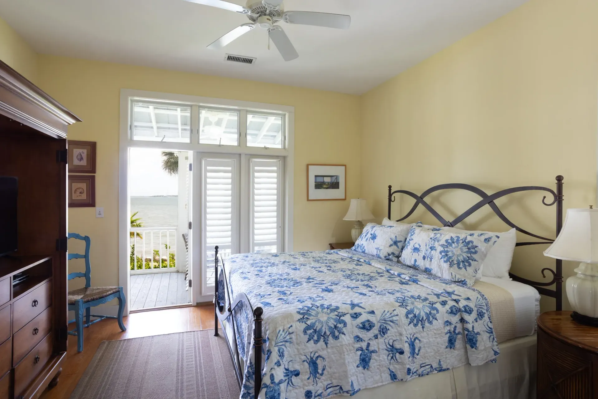 Master bedroom with King bed