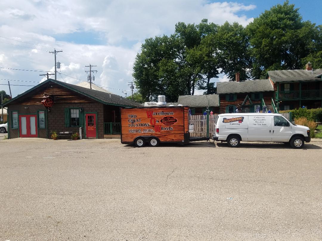 This food trailer is equipted with 2 fryers a 3 foot grill and a 3 foot flat top grill.