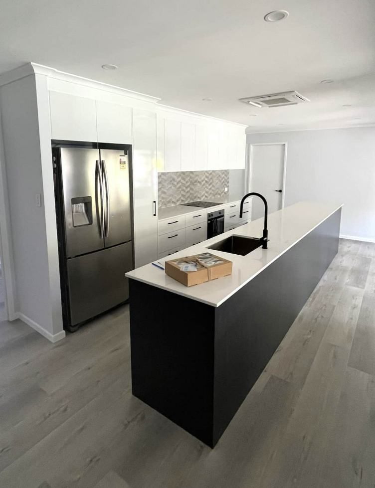 Open Plan Kitchen & Dining Area — Nyblad Construction in Caloundra West, QLD