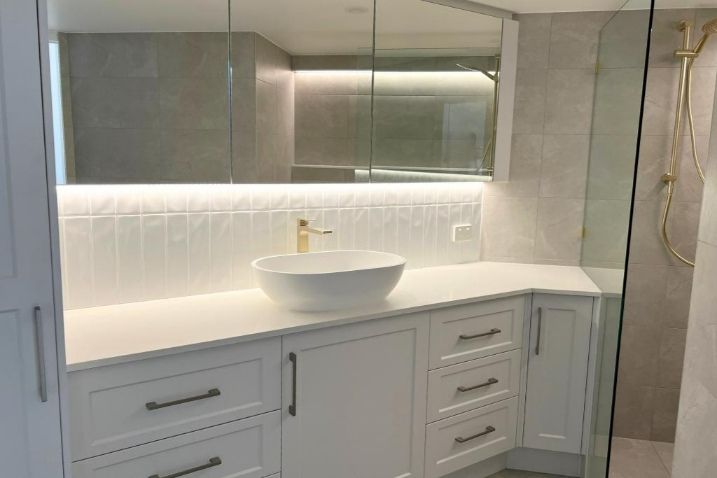 Simple White Bathroom Style — Nyblad Construction in Caloundra West, QLD