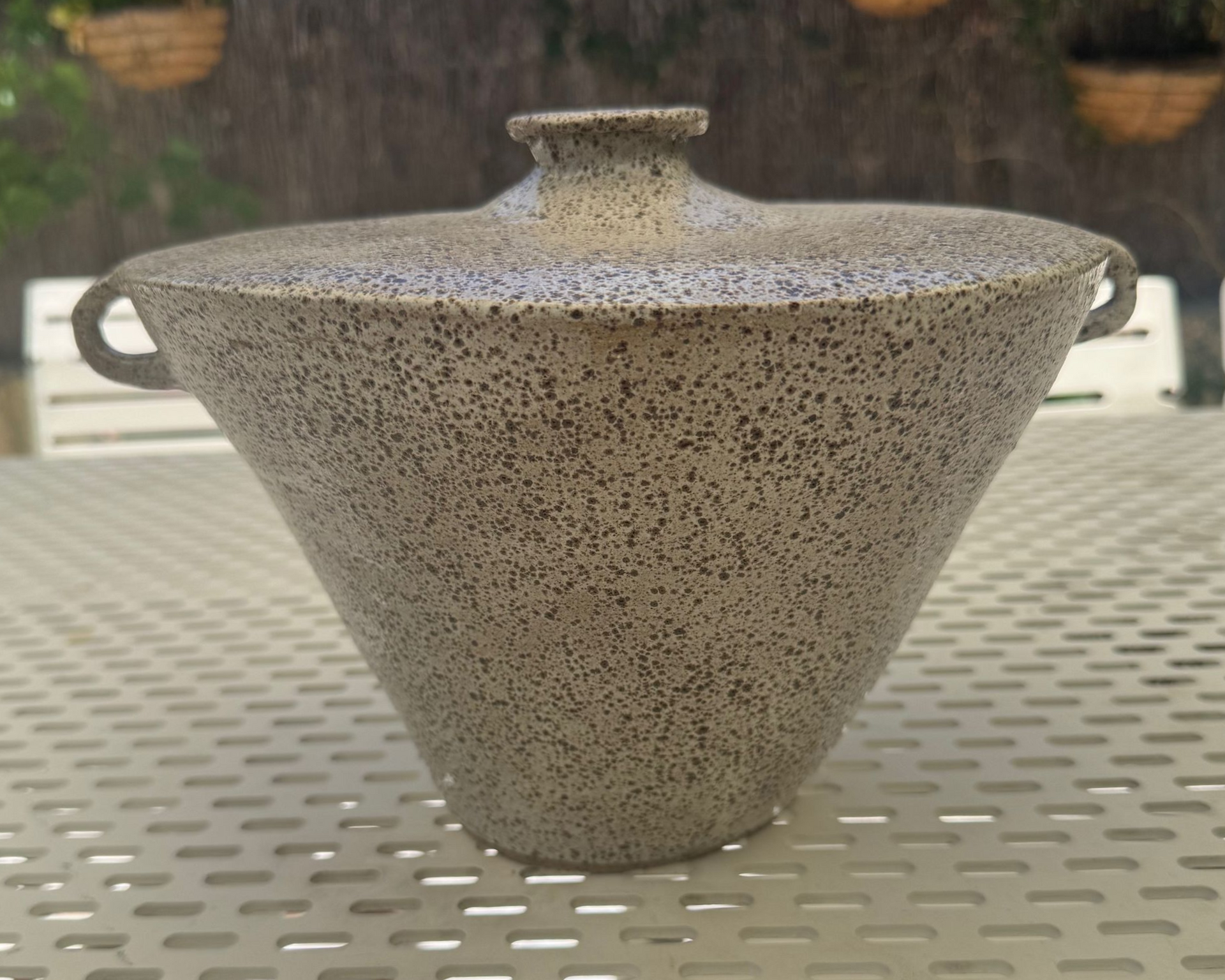 Amphora 2