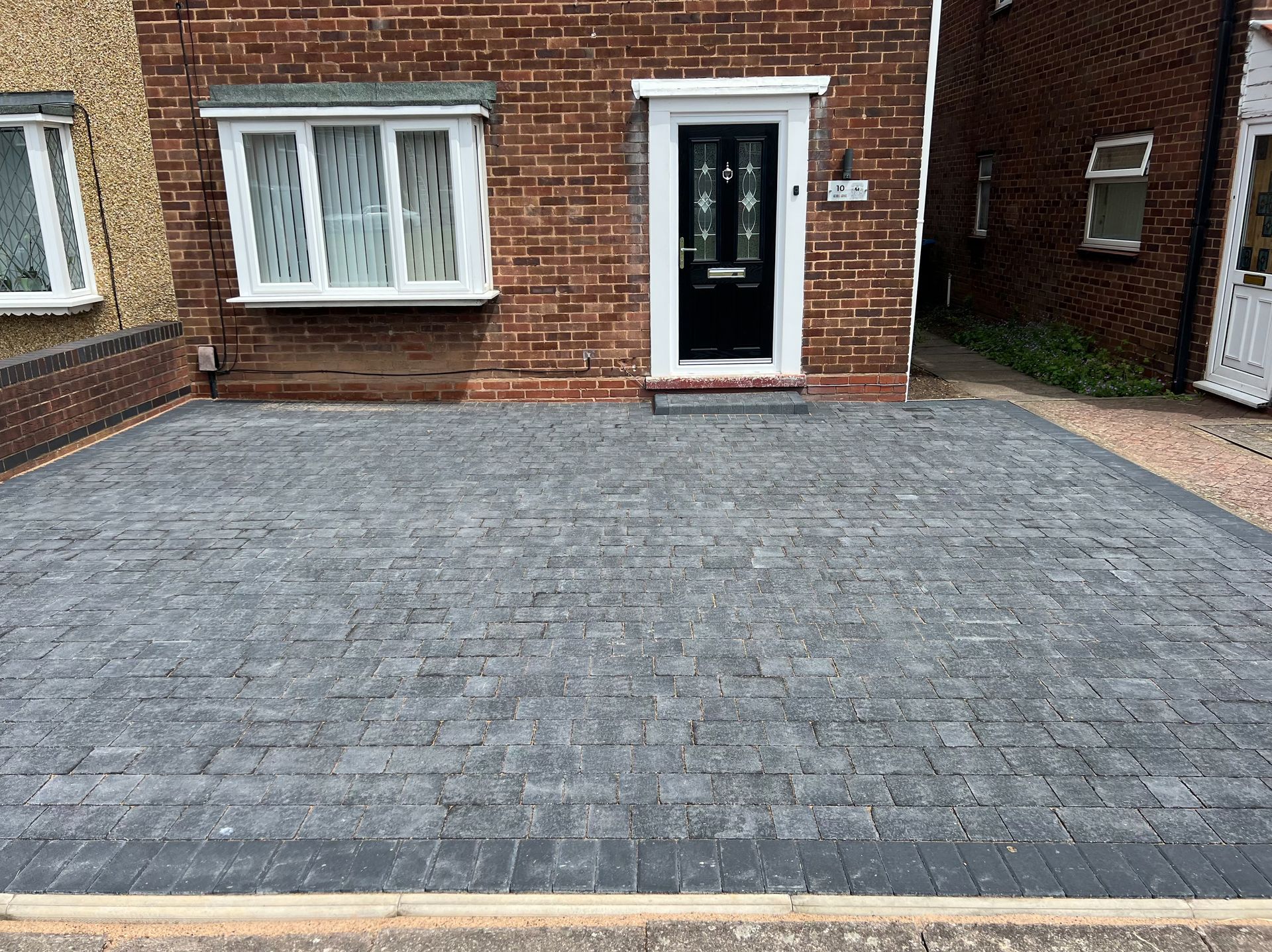 Charcoal Setts Driveway A1 Creative