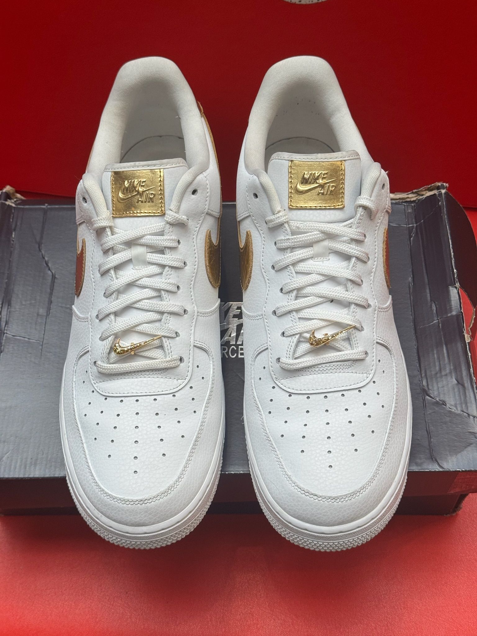 13M Air Force 1 ‘07 LV8 Gold Foil Swoosh