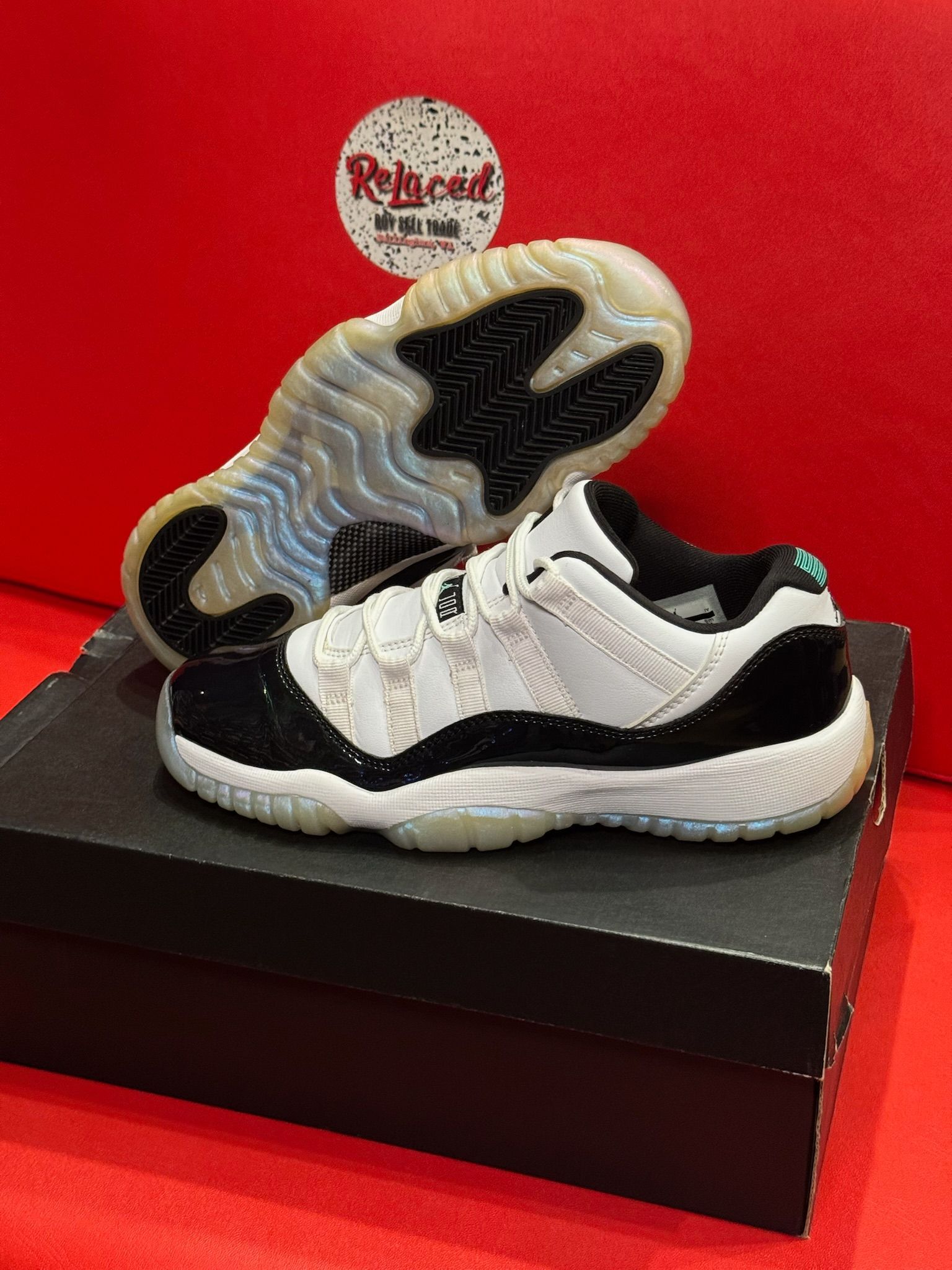 6Y Jordan 11 Retro Low Emerald