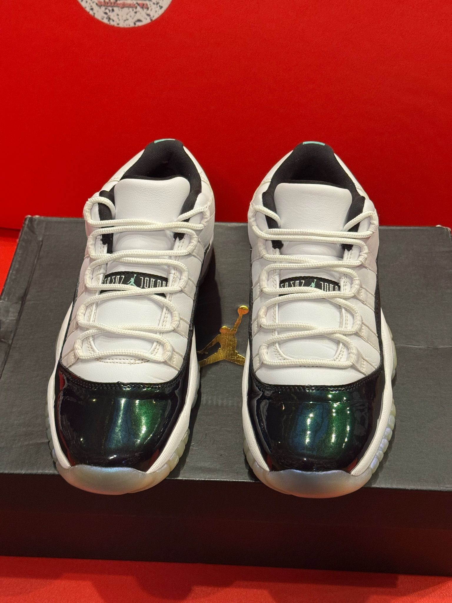 6Y Jordan 11 Retro Low Emerald