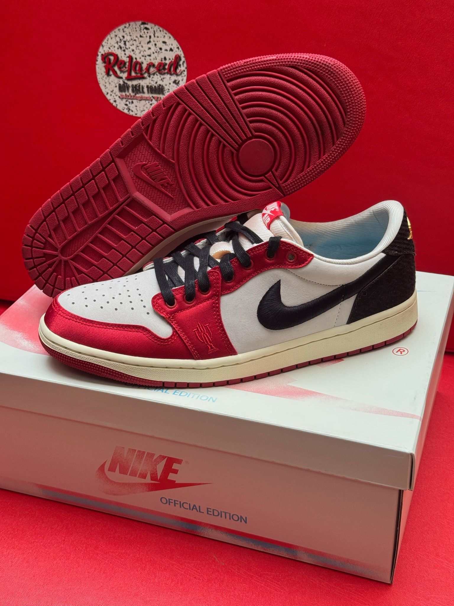 10.5M Jordan 1 Low OG  .Trophy Room Rookie Card Away.