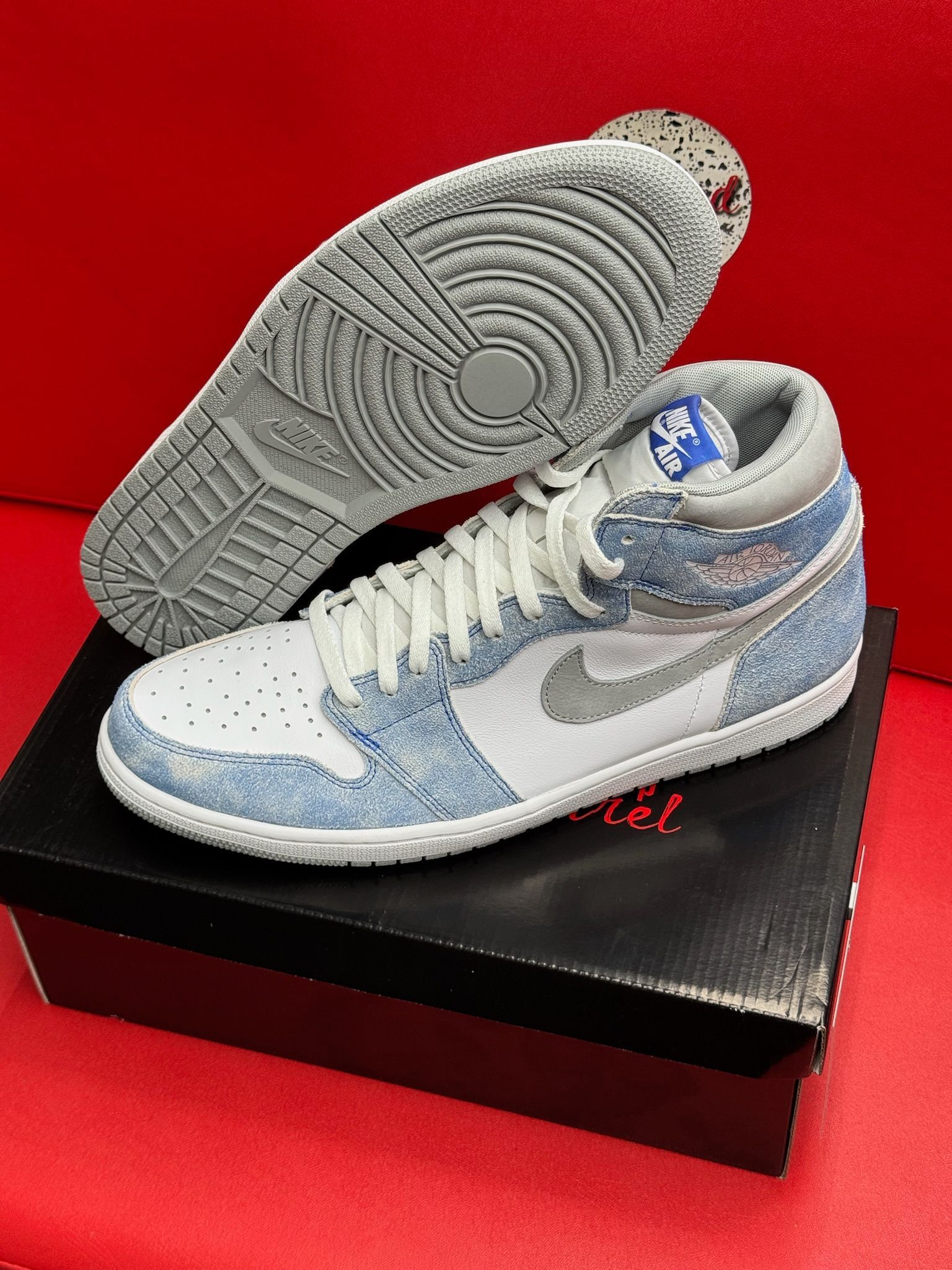 15M Jordan 1 High Hyper Royale Smoke Grey