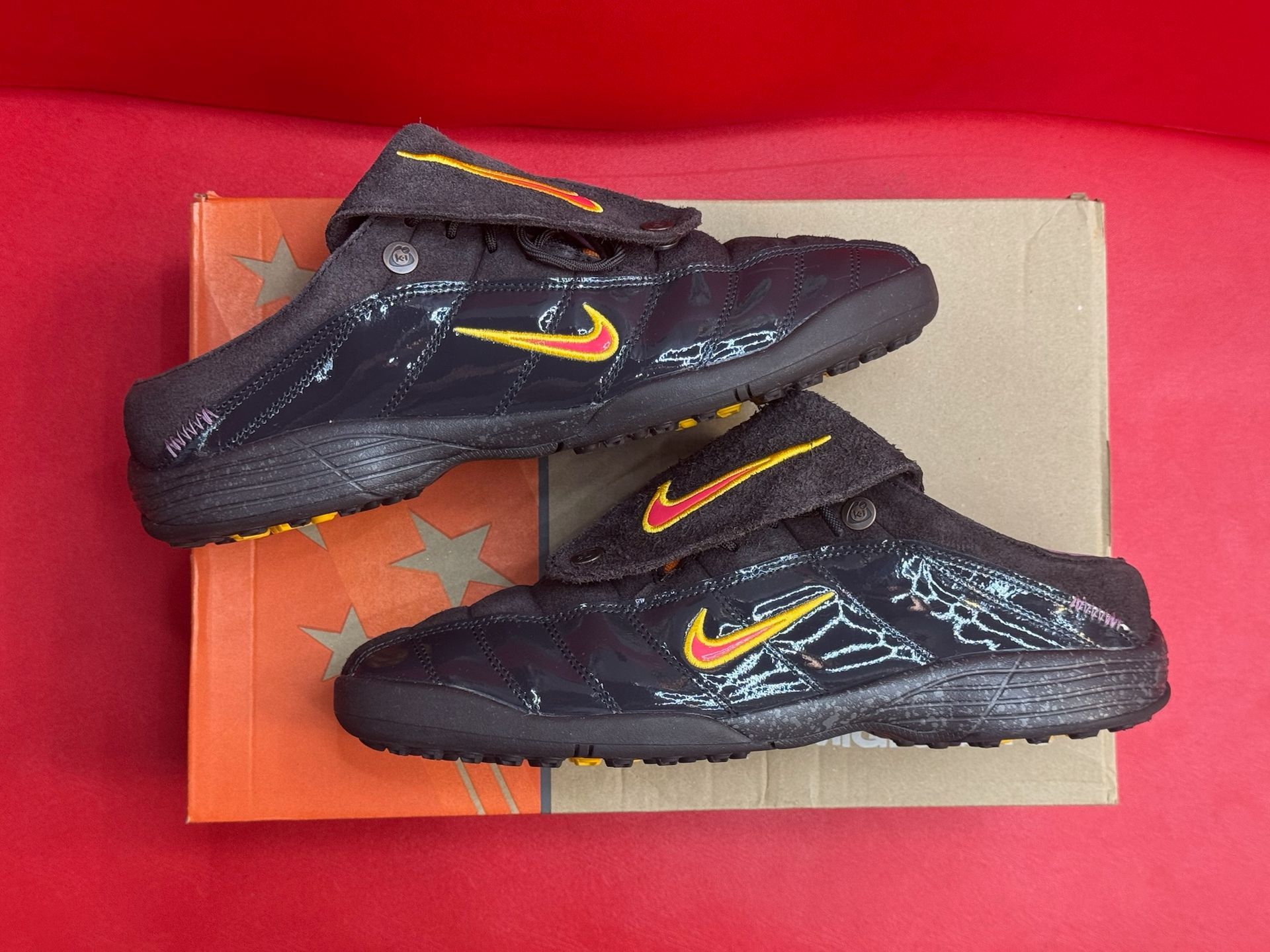 10.5M Nike Total 90 Mule Kids of Immigrants Velvet Brown