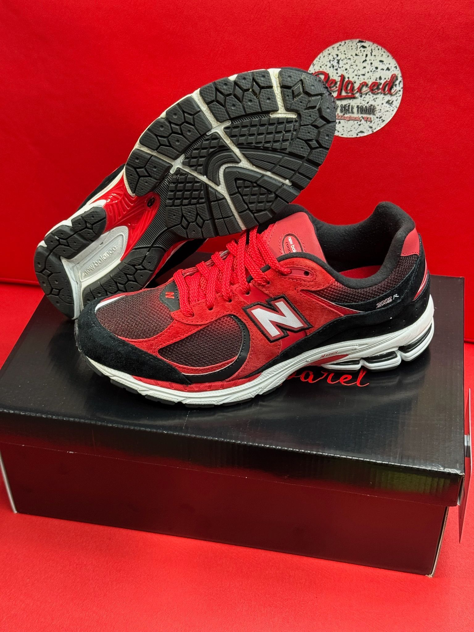 8.5M Nw BAlance 2002R Trve Red Black