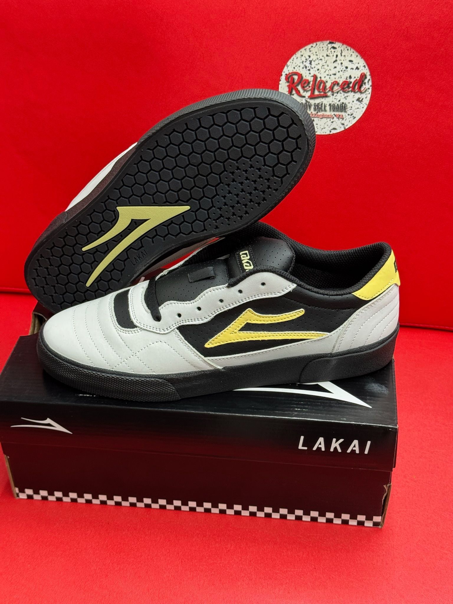 10M Lakai Cambridge White Banana Black